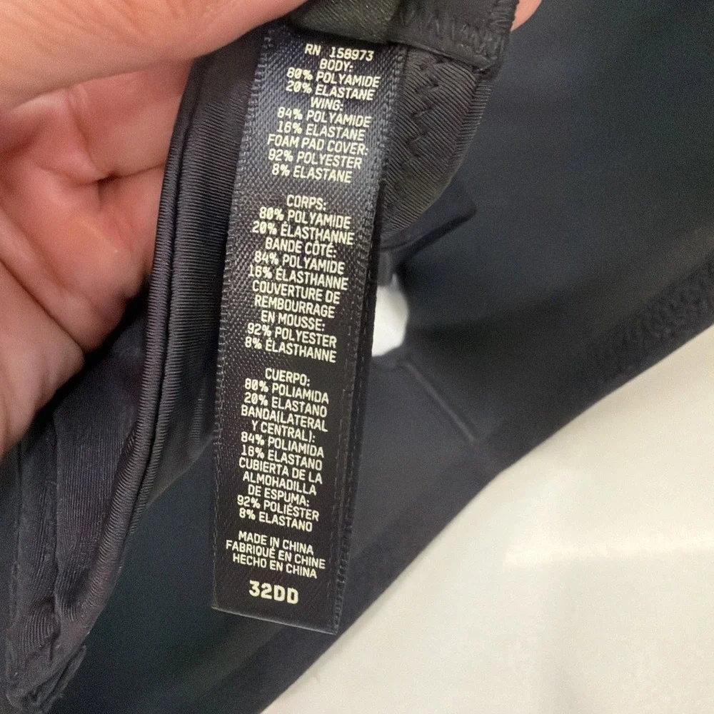 SKIMS Wireless Form Push-Up Plunge Bra in the Black  32DD NEW! - Picture 5 of 5